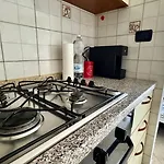 Garage Privato Elegante Bilocale Appartamento *