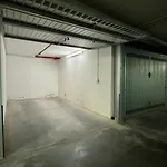 Garage Privato Elegante Bilocale Διαμέρισμα *